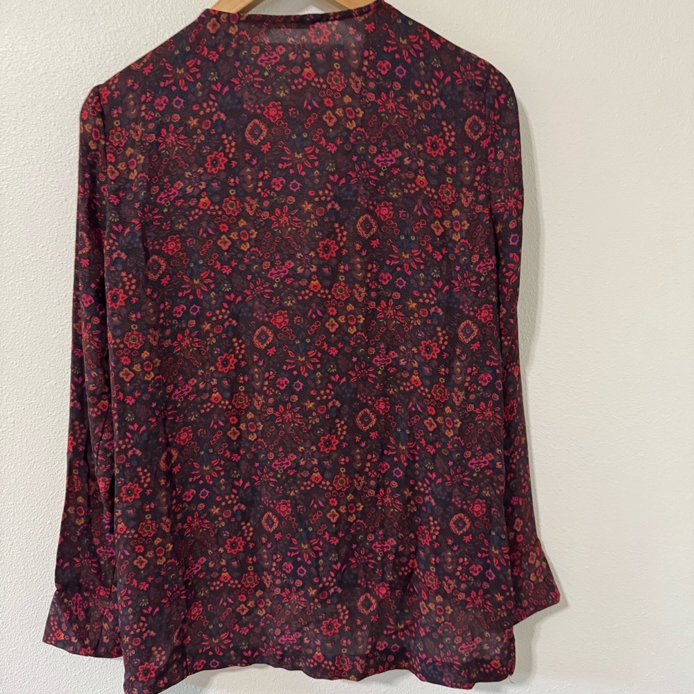 T Tahari Surplice Long Sleeve Blouse Dark Retro Floral Office NWT-Small - Picture 2 of 11